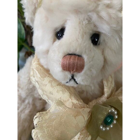 Barton’s Creek Collection Emerald 77007 Victorian styled collectible bear - Picture 6 of 9